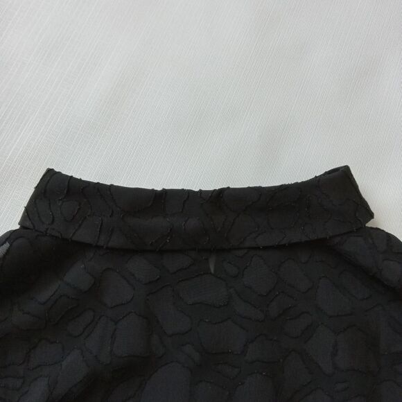 Ann Taylor Black Sheer Animal Print Lightweight Button Up Blouse Women's Size 8 - Picture 7 of 14